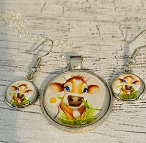 Daisy Cow Necklace Set